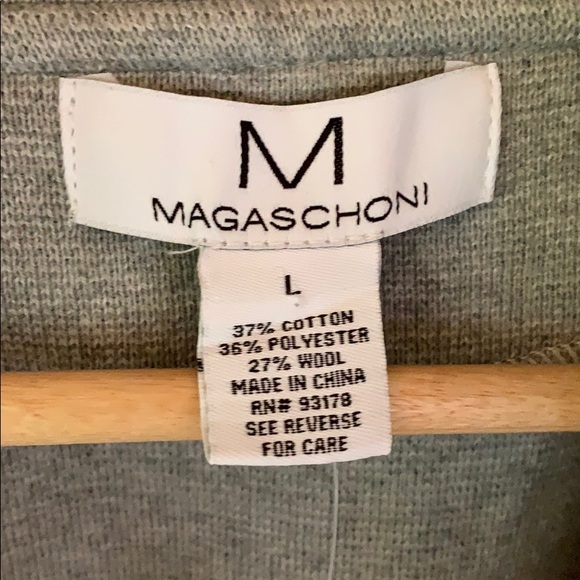 Magaschhoni long sleeved grey sweater size large - Picture 5 of 6